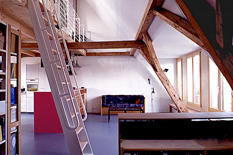 Wohnraum mit Galerie im ehemaligen Estrich