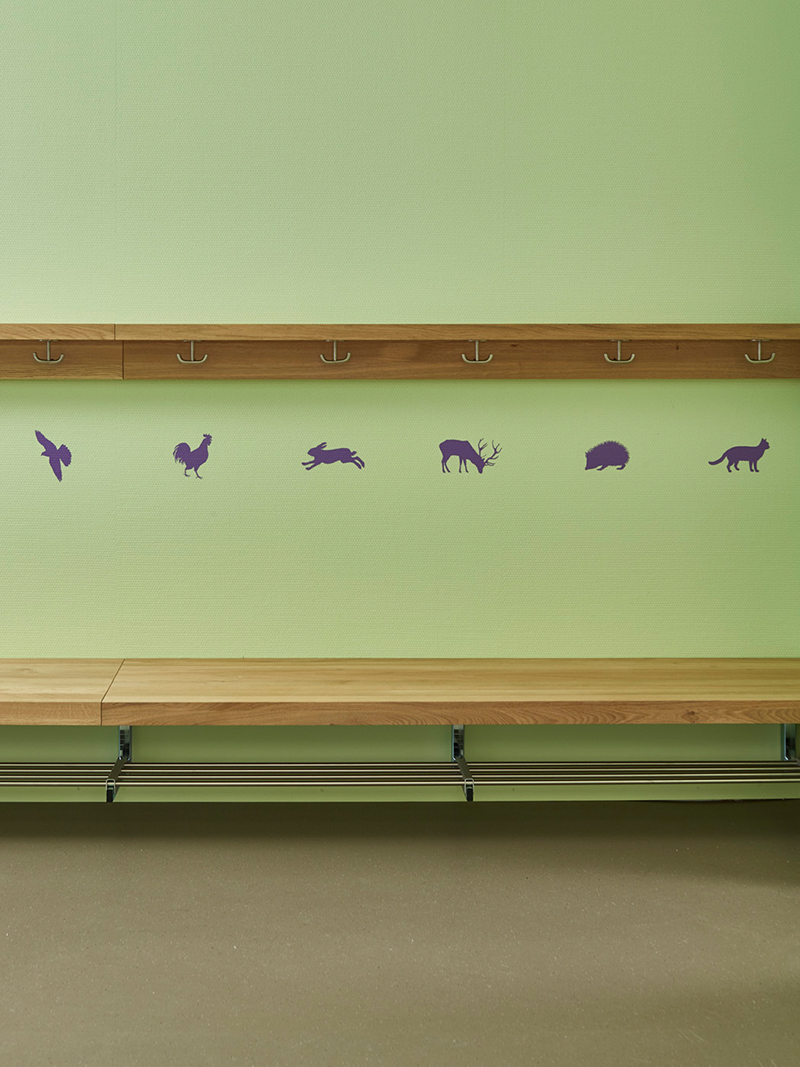 Jedem Kindergarten seine Farbe - Garderoben-Pictogramme von Angelika Wey, Zürich