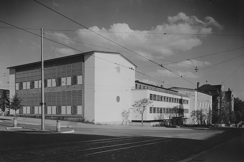 Turnhallen Wässerwies 1942 - Bild: Baugeschichtliches Archiv Zürich