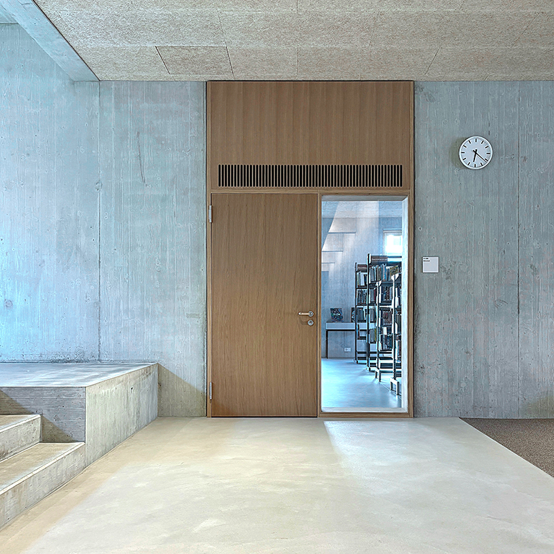 Zugang zur Bibliothek - Bild Anca Vega