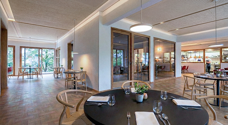 Bistro im umgebauten Erdgeschoss